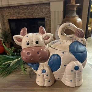 Rare Vintage Collectible Cow Cookie Jar. 10 x 10 x 8 Inches. Tiny Chip On Lid